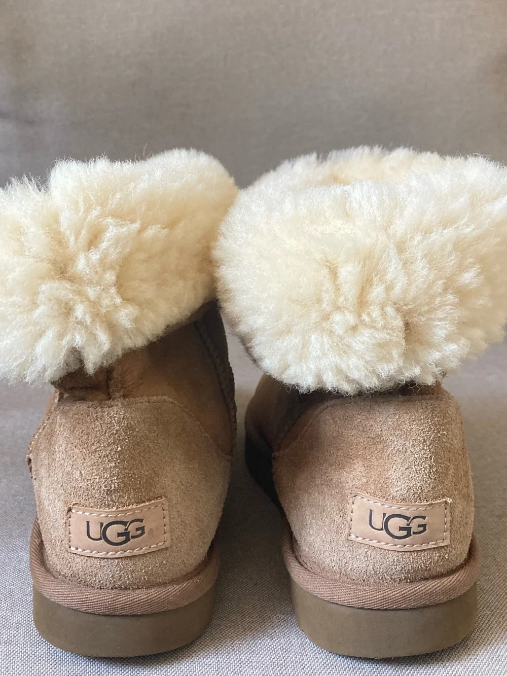 UGG Classic Short II Boots Chestnut Suede Shearling Size 8